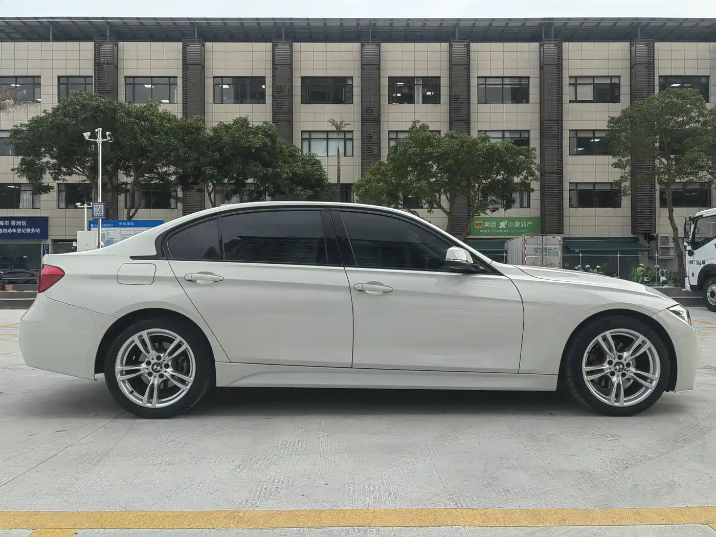 BMW 3 Series 2019 320Li M Luxury Package фото 11