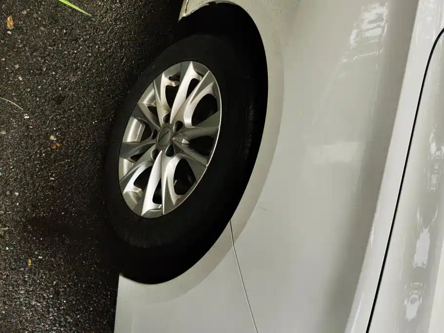 Roewe i5 2025 2026 1.5L Manual STD