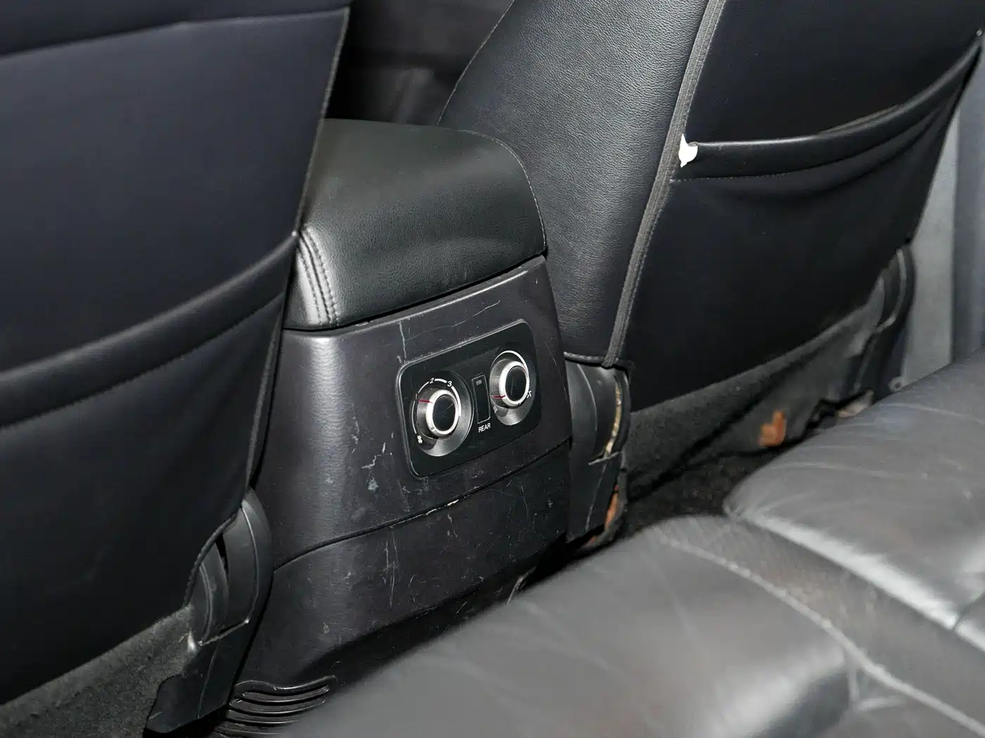 Mitsubishi Pajero (Import) 2010 3.0L Automatic Luxury Edition фото 35
