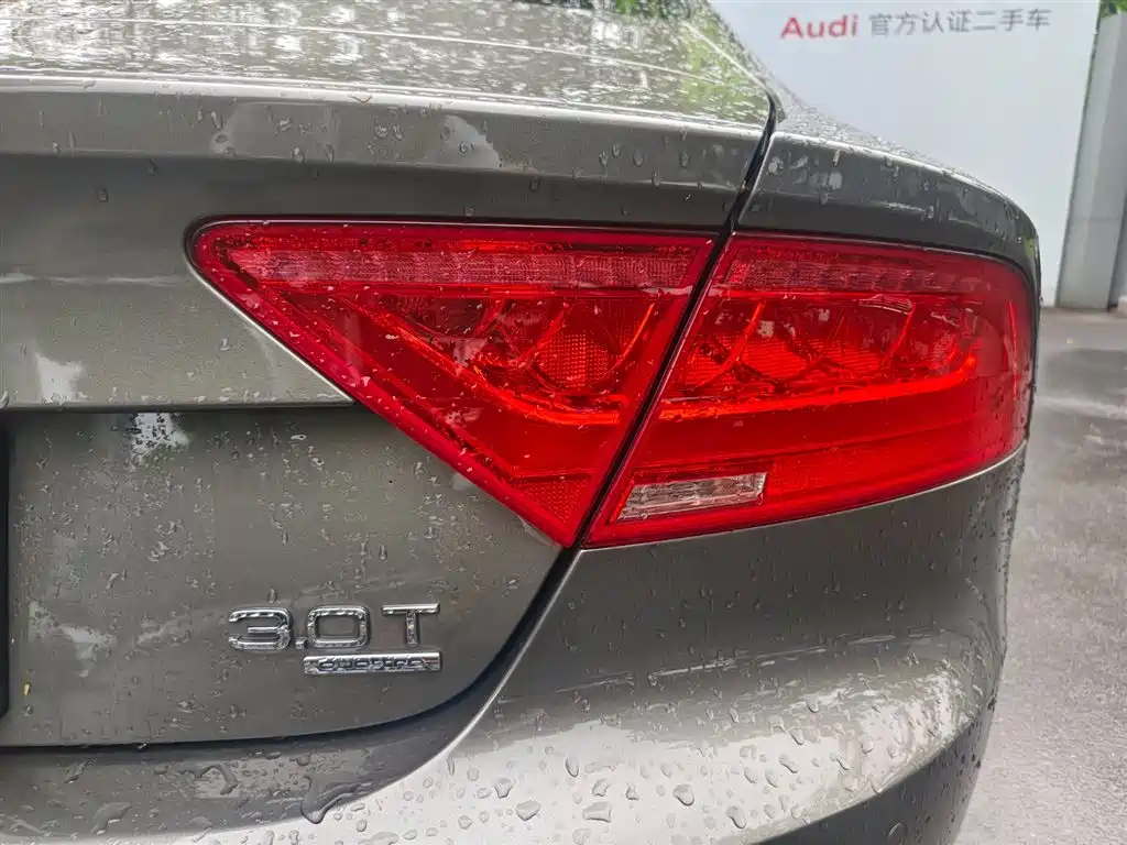 Фото 19 - Audi A7