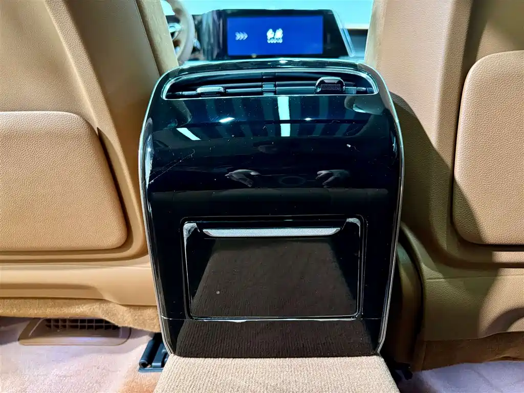 Hongqi H9 2024 2.0T Qi Enjoy Private Fashion Edition фото 22