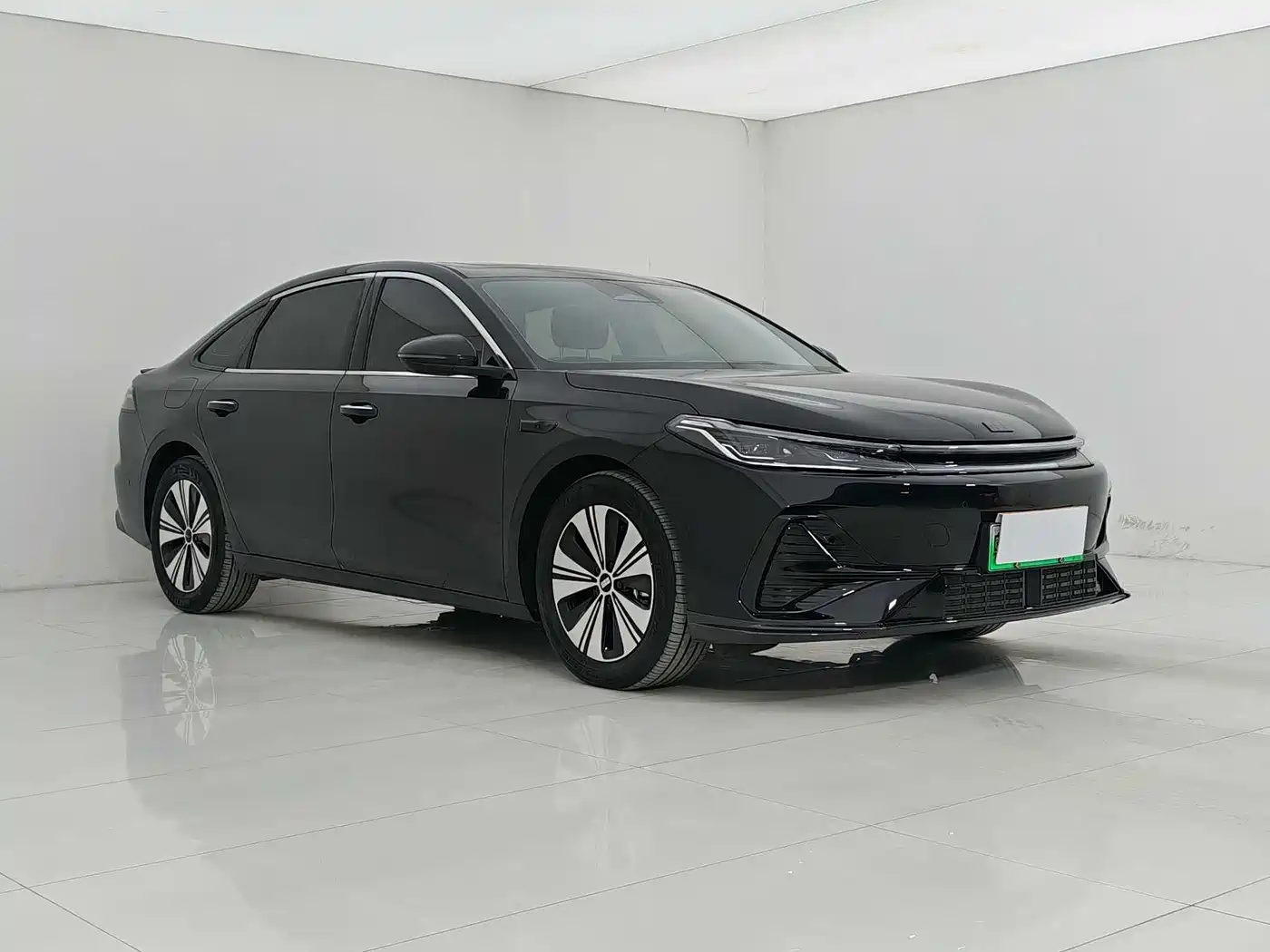 Geely Galaxy Galaxy A7 2025 EM-i 150km Explorer+ Edition фото 3