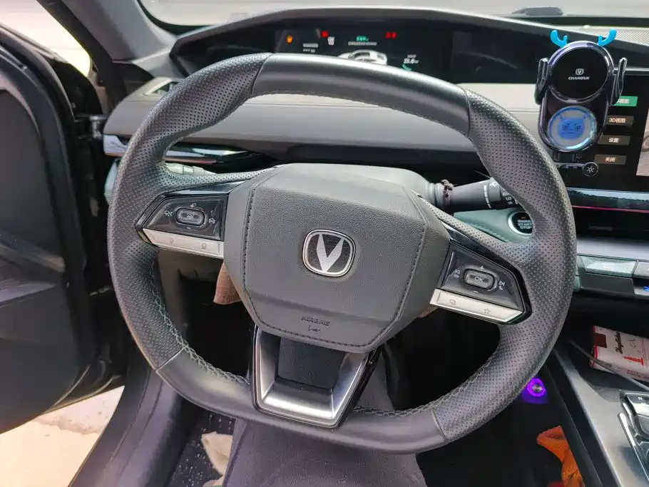 Changan UNI-V iDD 2024 2024 Blue Whale Smart iDD 136km Smart Premium