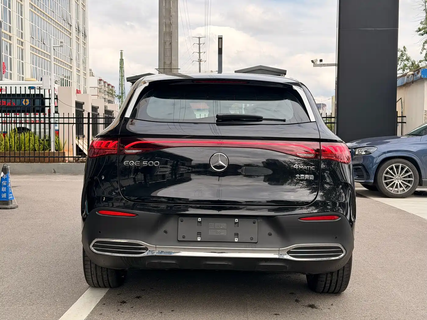Mercedes-Benz EQE SUV 2024 500 4MATIC Luxury Edition фото 8