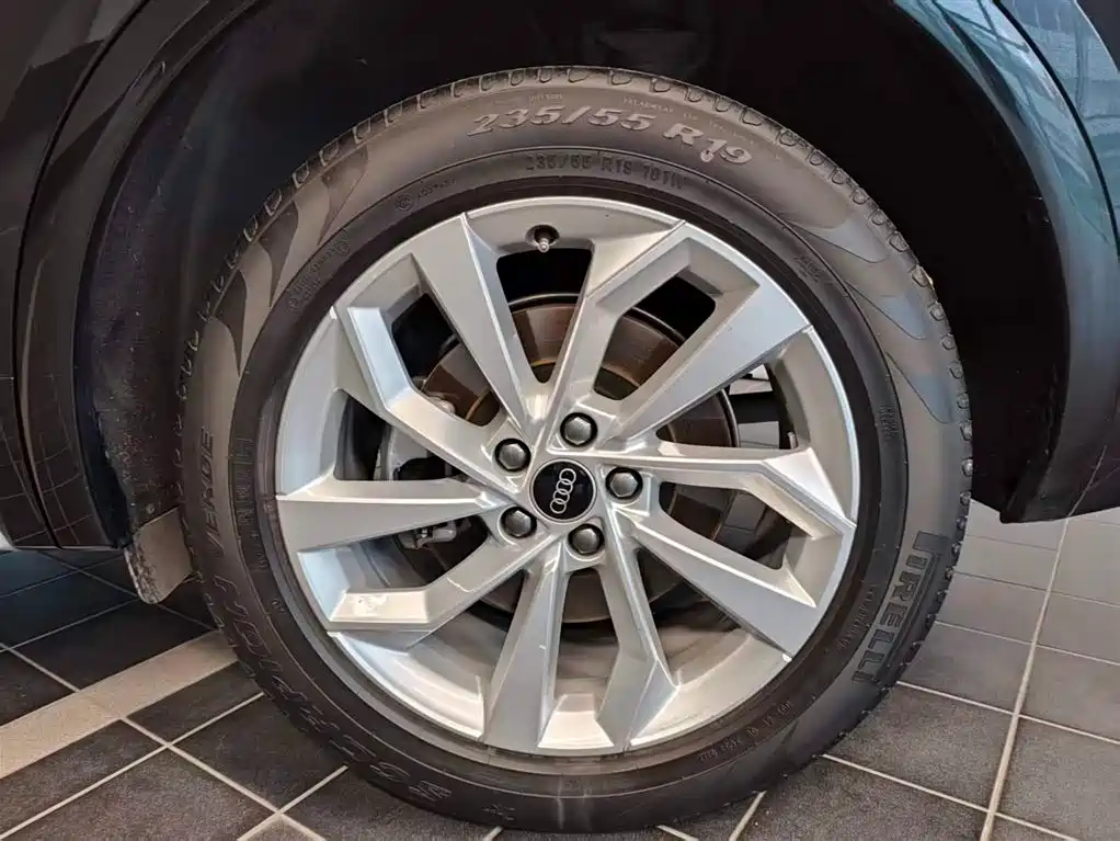 Audi Q5L 2022 Facelift 40T Luxury Dynamic фото 2