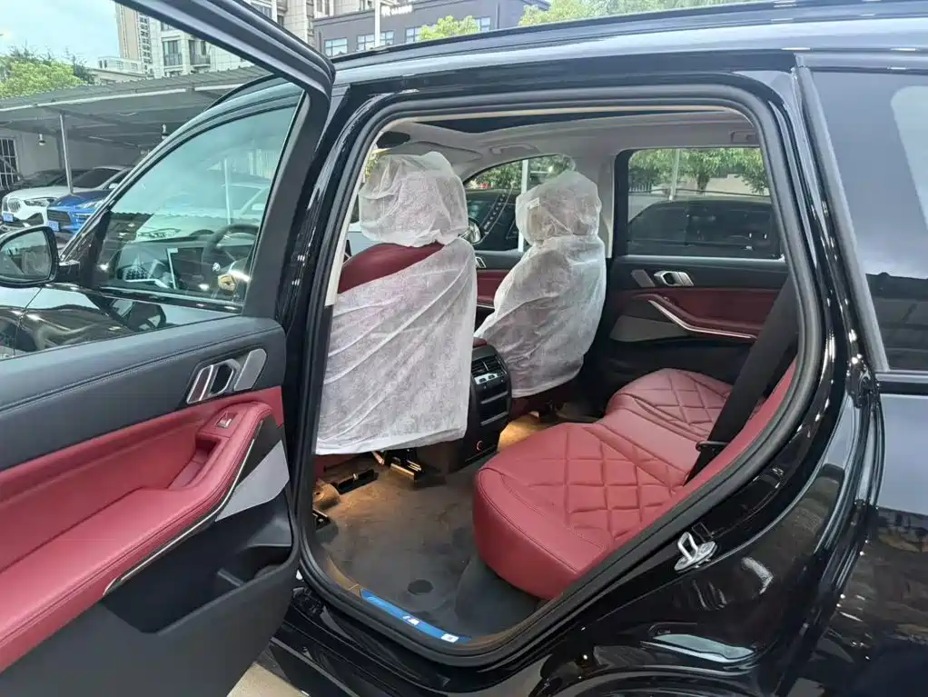 BMW X5 2026 2026 Facelift xDrive 30Li Exclusive M Sport Shadowline Package