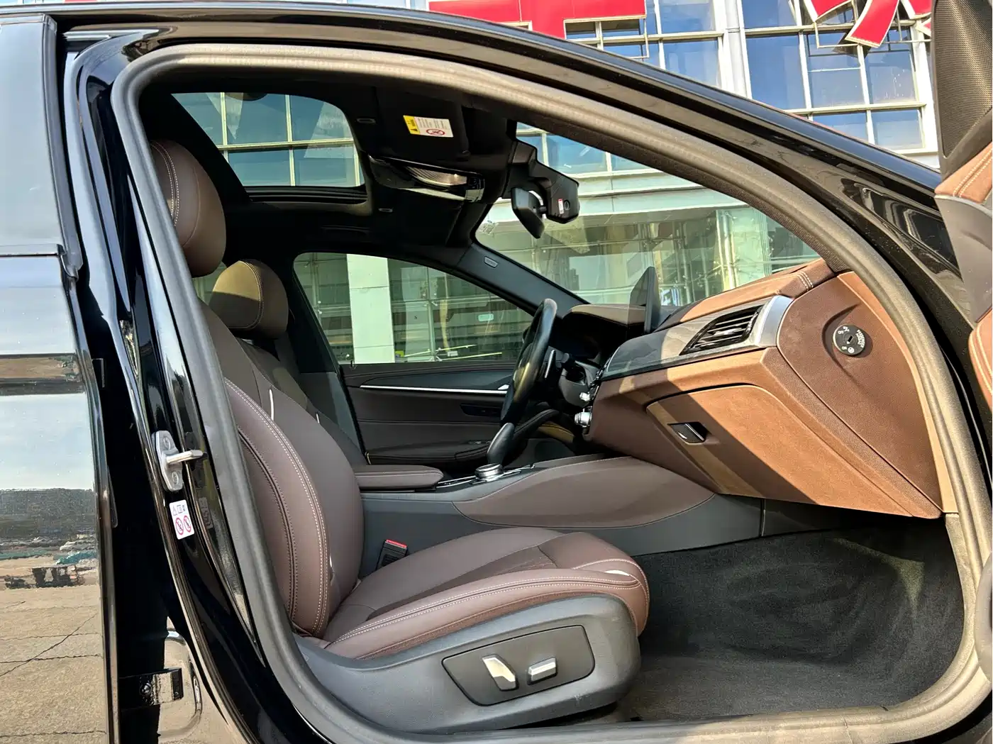 BMW 5 Series 2022 Model Second Facelift 530Li Leading M Sport Package фото 8