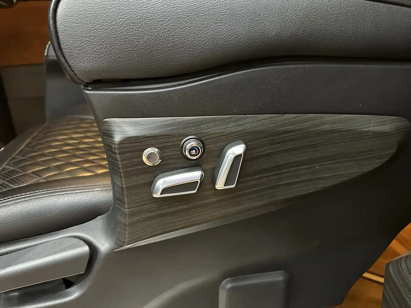 Mercedes-Benz V-Class 2018 V 260 L Premium Long Version China V фото 14