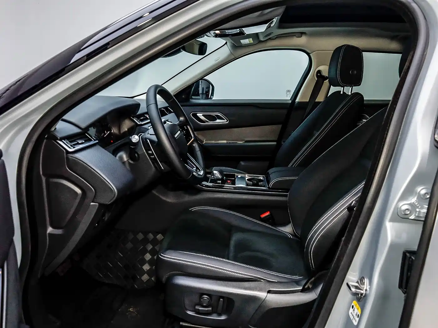 Land Rover Range Rover Velar 2022 250PS фото 18
