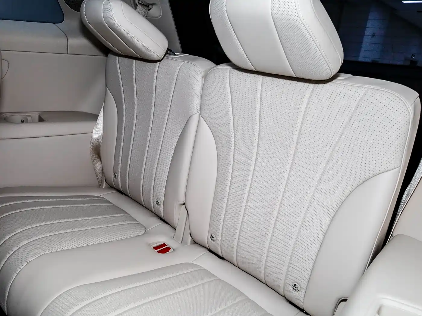 AITO Wenjie AITO M8 2025 Model Extended Range Max+ Edition 53.4kWh 6-Seater фото 38