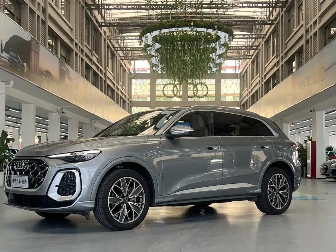 Photo 1 - Audi Q5L