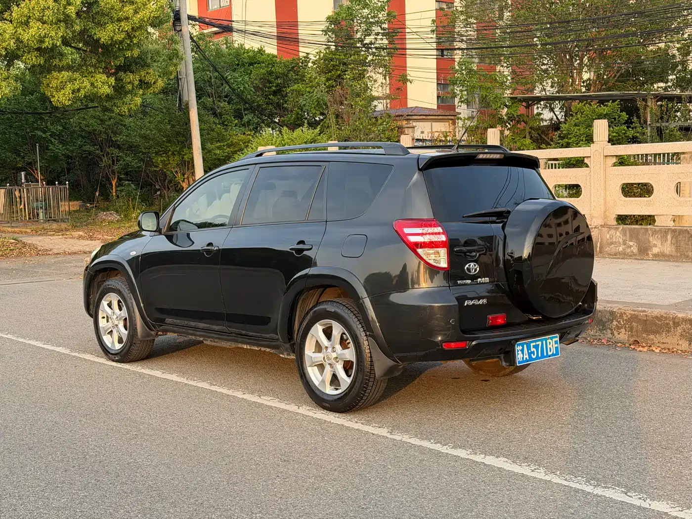 Toyota RAV4 Rongfang 2010 2.4L Automatic Luxury Upgrade Edition фото 4