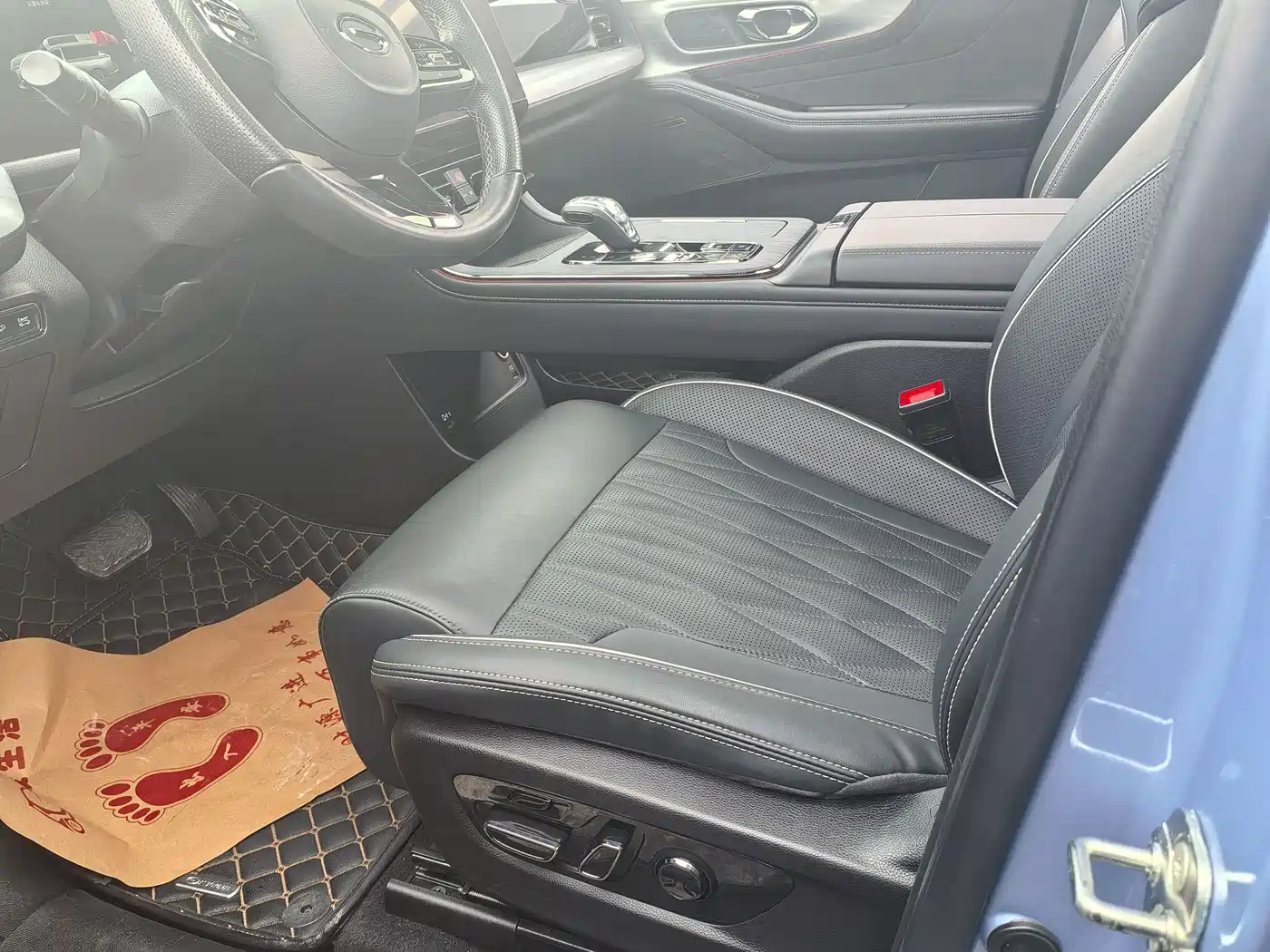 GAC Trumpchi Trumpchi GS8 2022 Dual Engine Series 2.0TM 2WD Premium Edition (7-Seater) фото 7