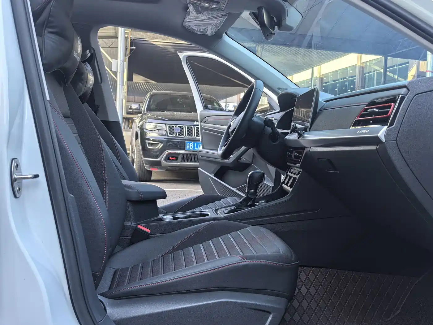 Volkswagen Lavida 2024 Model 300TSI DSG Starlight Full Comfort Edition фото 12