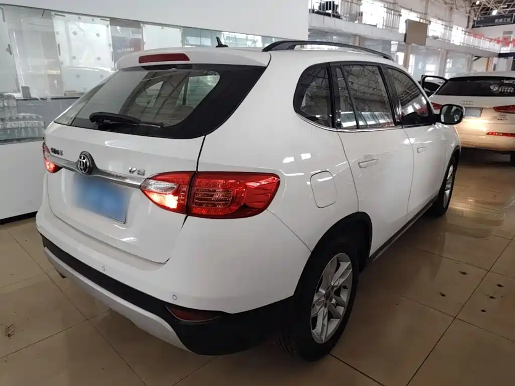 Photo 7 - Zhonghua V5