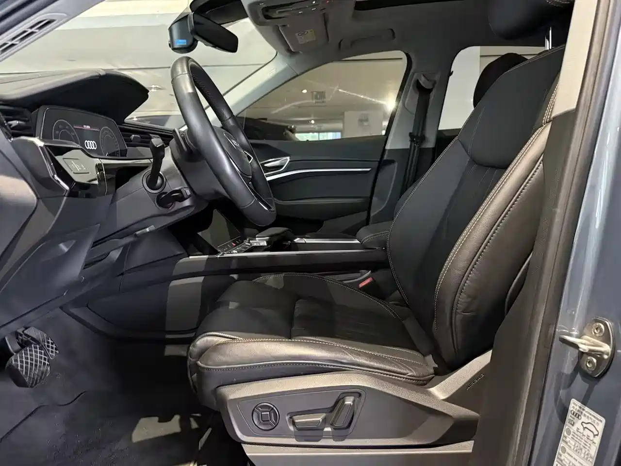Audi e-tron 2021 50 quattro Luxury фото 2