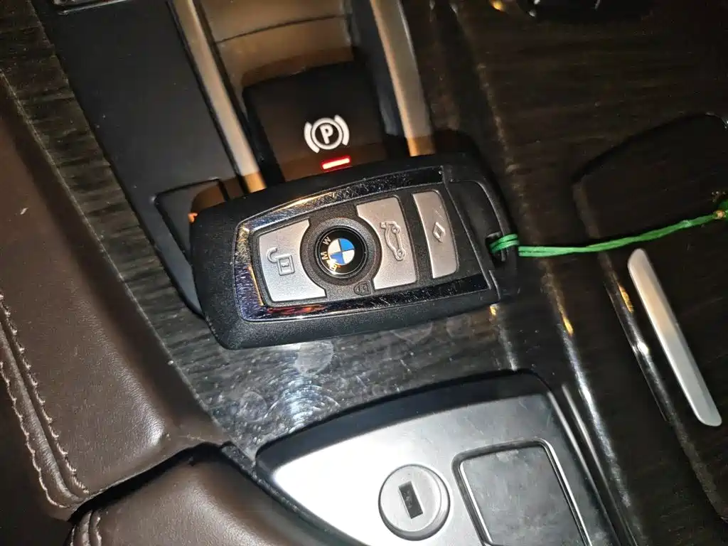 BMW 5 Series 2014 525Li Luxury Design Package фото 12