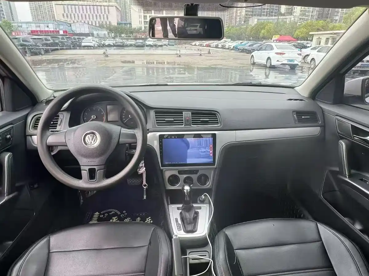 Volkswagen Lavida 2013 1.6L Automatic Trend Edition фото 2