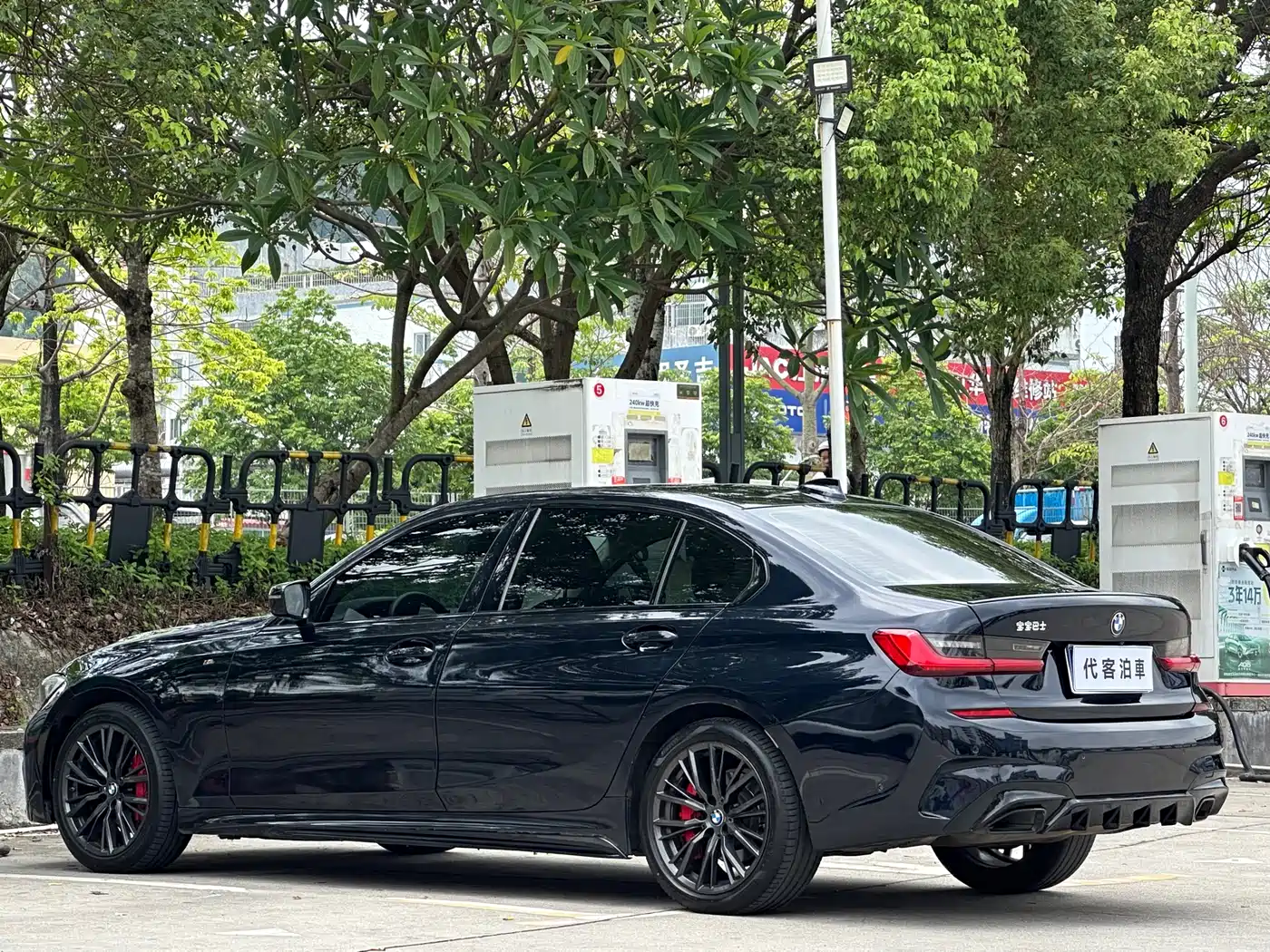 BMW 3 Series 2021 325Li M Sport Night Edition фото 9