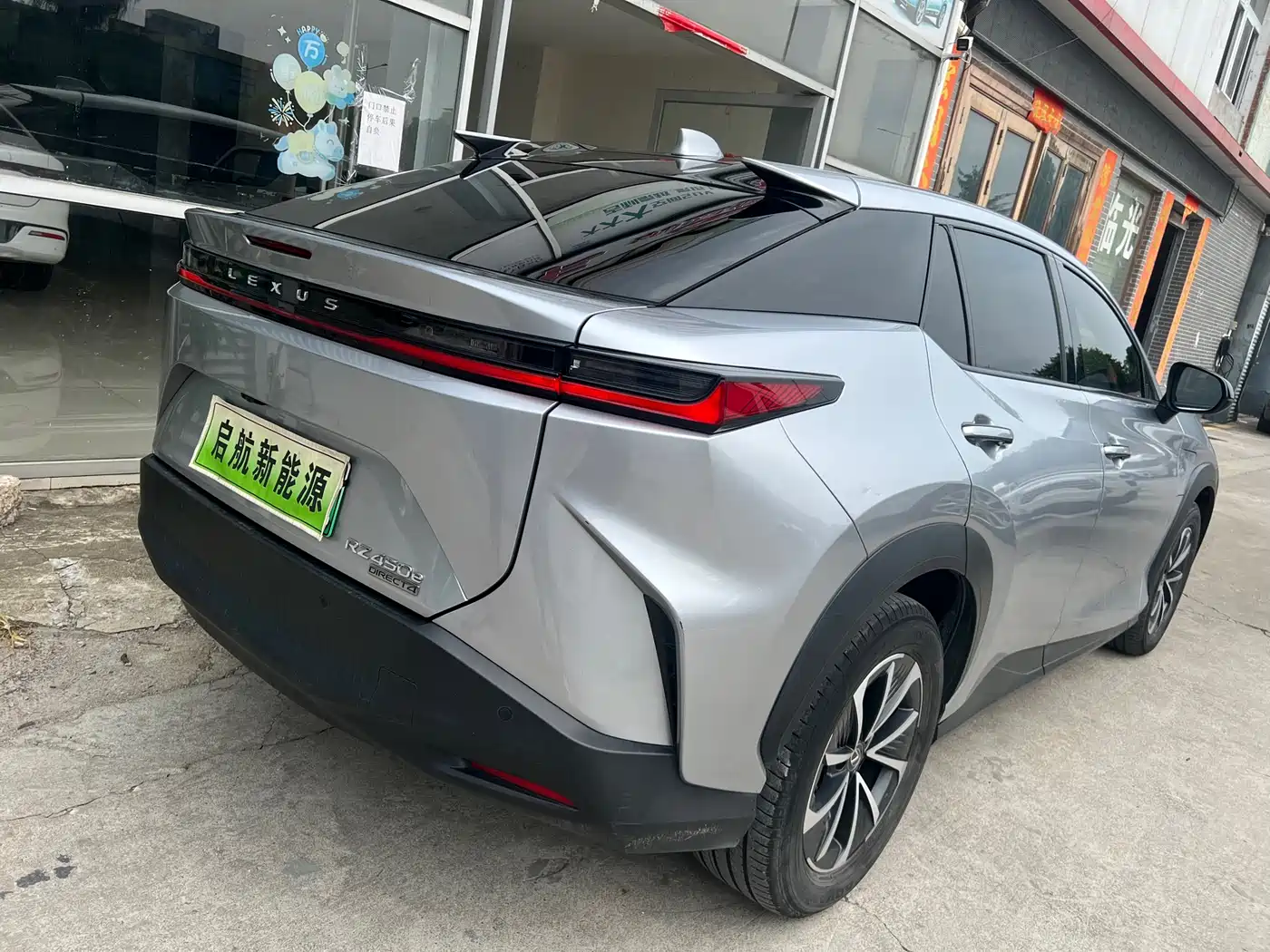 Lexus RZ 2023 450e 4WD Deluxe фото 9