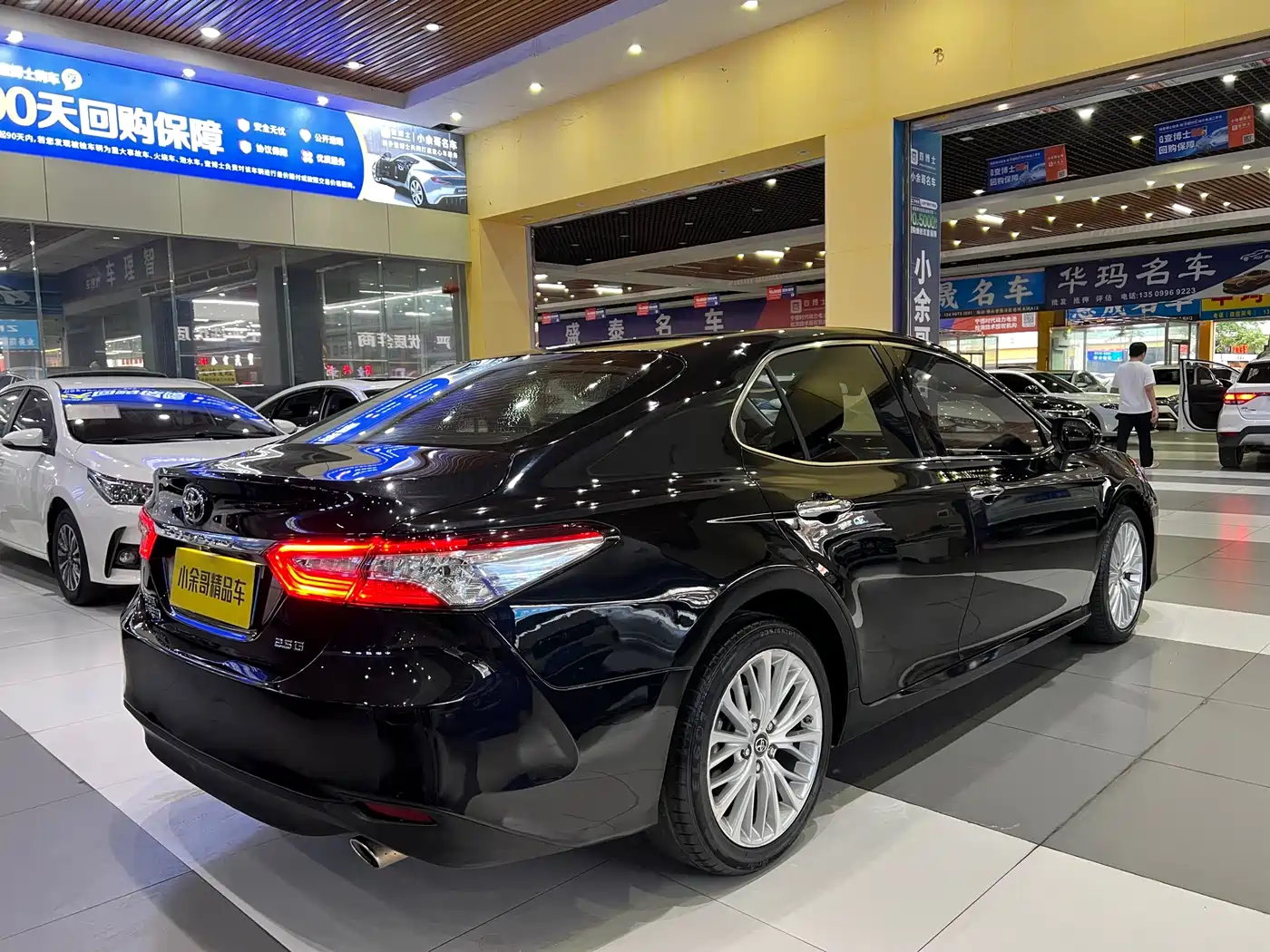 Toyota Camry 2018 2.5G Luxury Edition фото 6