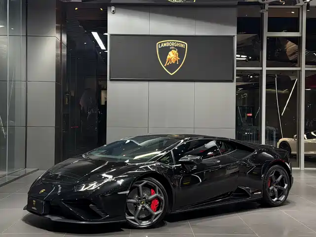 LAMBORGHINI HURACÁN