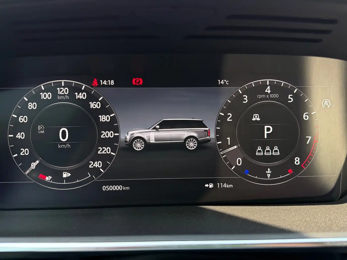 Land Rover Range Rover 2022 3.0 L6 360PS Golden Age Edition фото 13