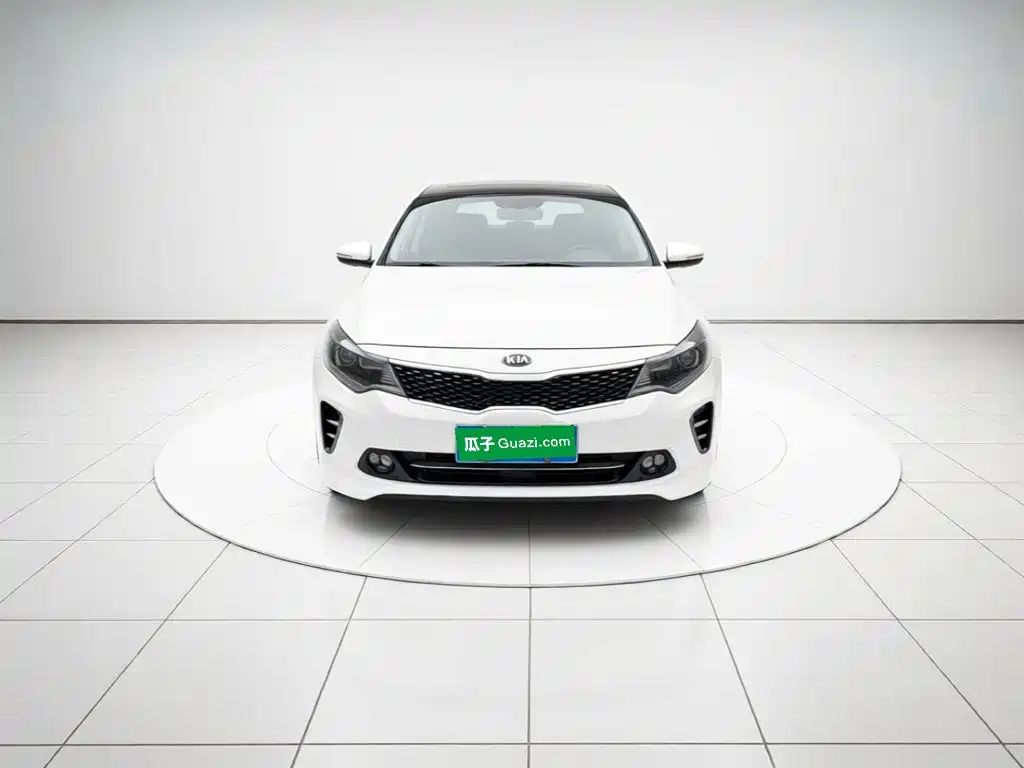 Photo 2 - Kia K5