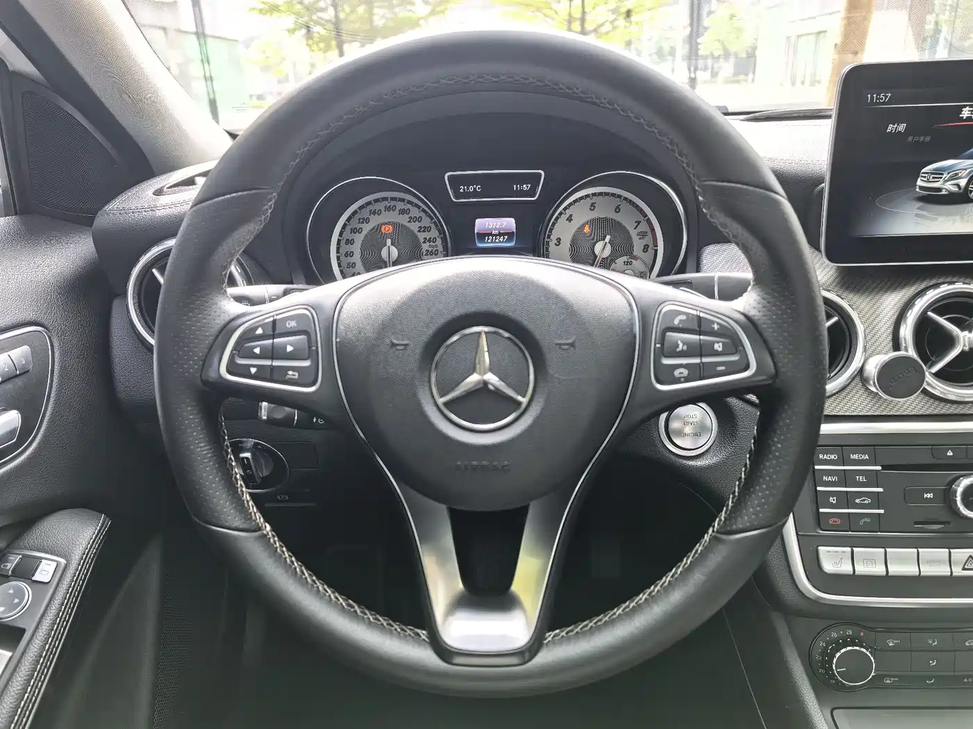Mercedes-Benz GLA 2016 GLA 220 4MATIC Fashion фото 15