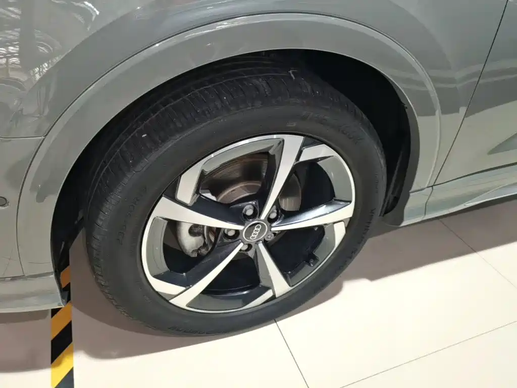 Audi Q3 2025 2024 35 TFSI Fashion Sport