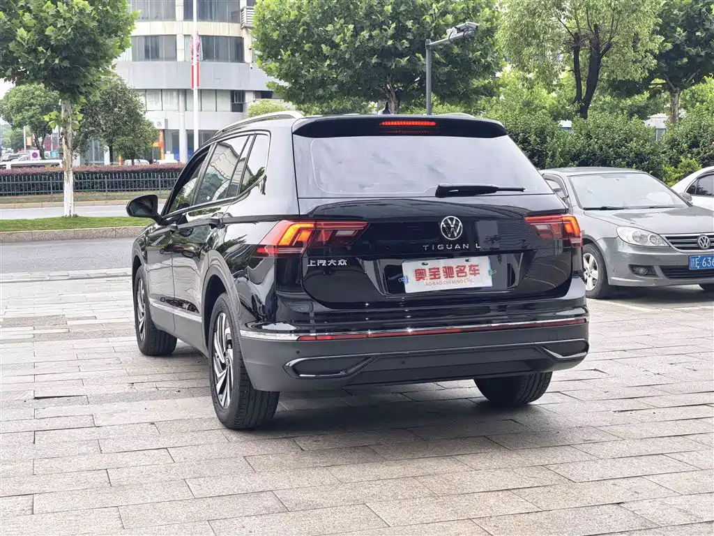 Volkswagen Tiguan L 2025 Model 300TSI Auto 2WD Dragon Edition фото 9