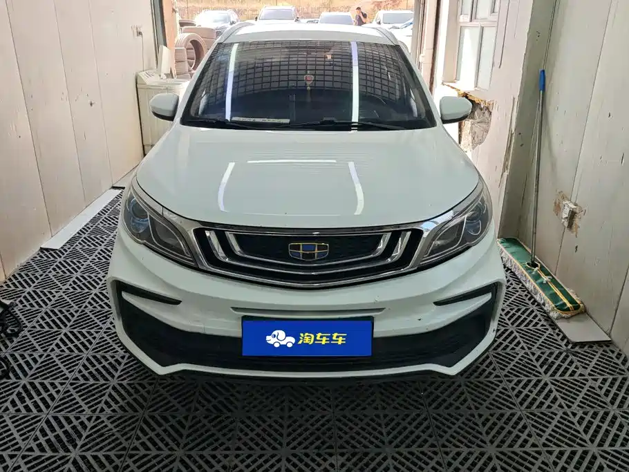 Фото 2 - Geely Vision X3