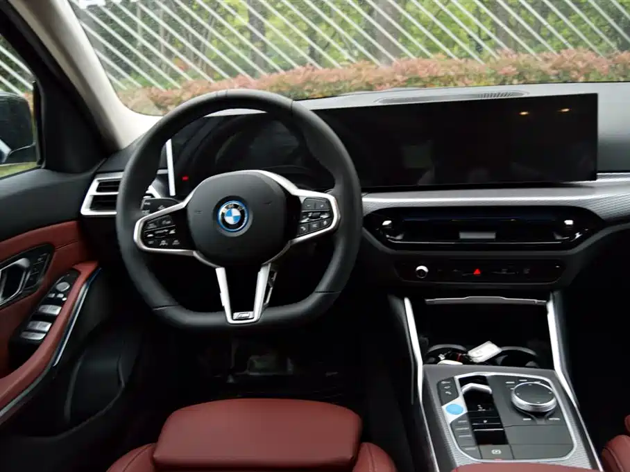 BMW i3 2025 eDrive 40 L Shadow Night Package фото 11