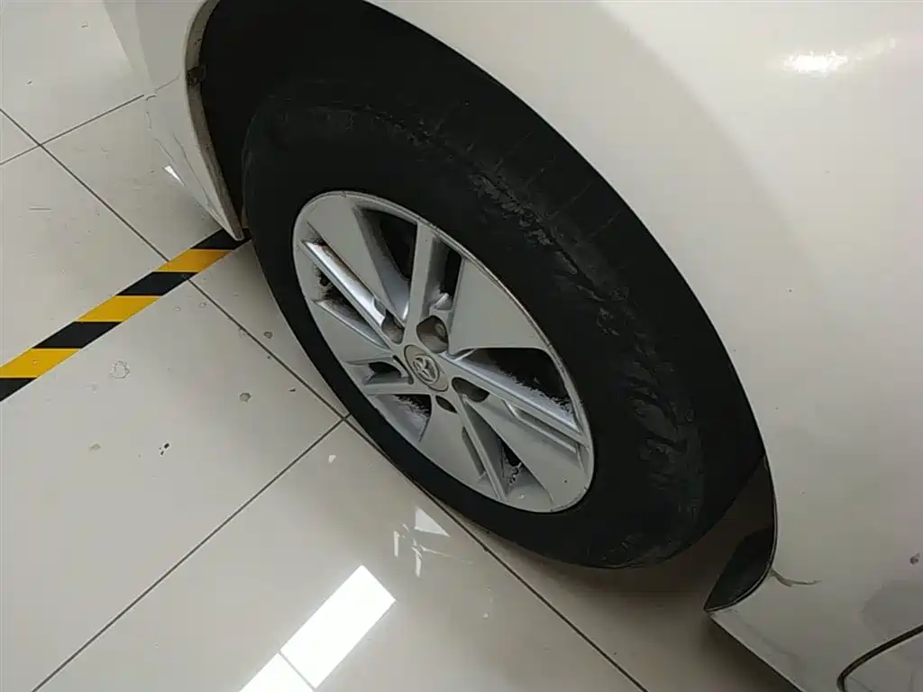 Toyota Corolla 2014 1.6L CVT GL-i фото 23