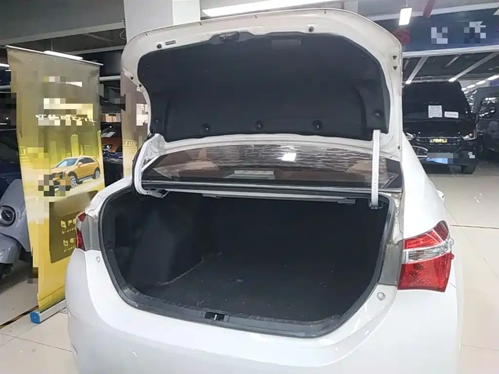 Toyota Corolla 2014 1.6L CVT GL-i фото 19