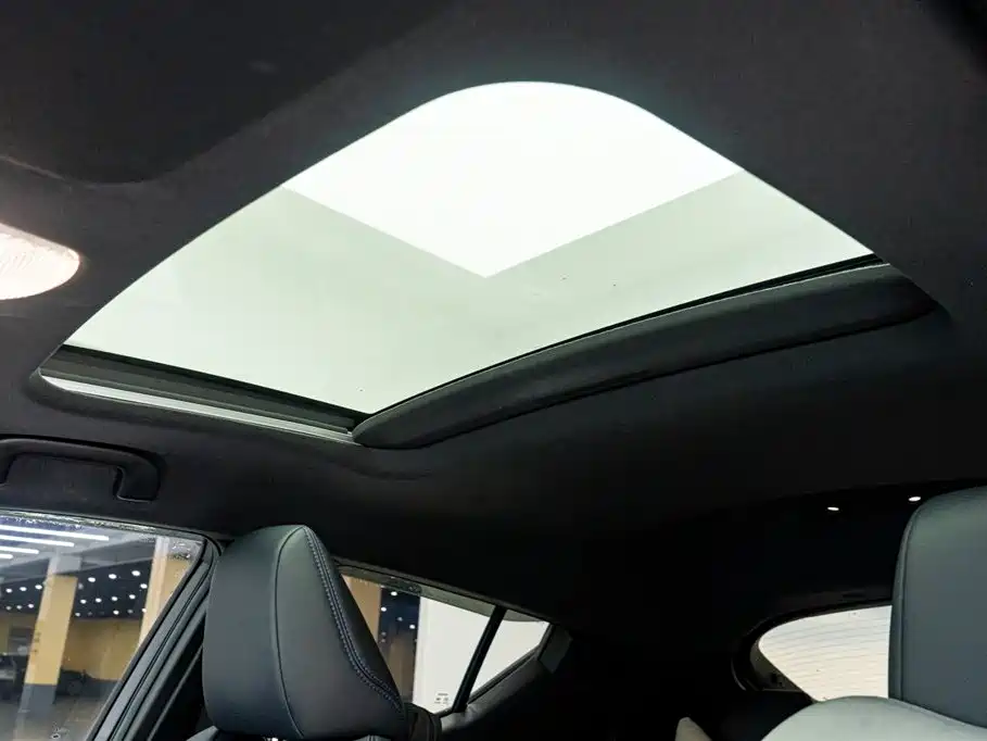Toyota C-HR 2020 Model 2.0L Leading фото 22