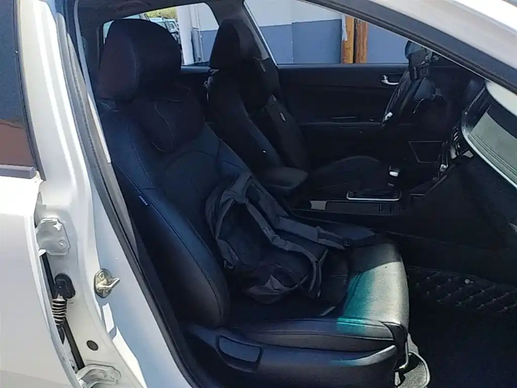 Kia K5 2016 1.6T Automatic LUX фото 25