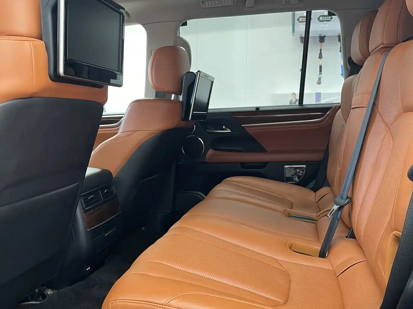 Lexus LX 2016 570 Luxury Premium Edition фото 6