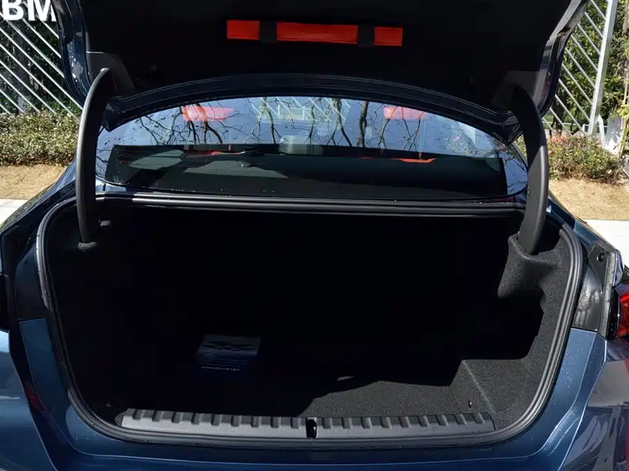 BMW 2 Series 2025 225L M Sport Moonlight Package фото 12