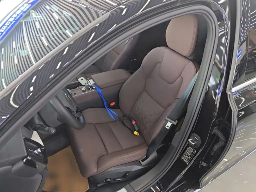 Photo 15 - Volvo S90