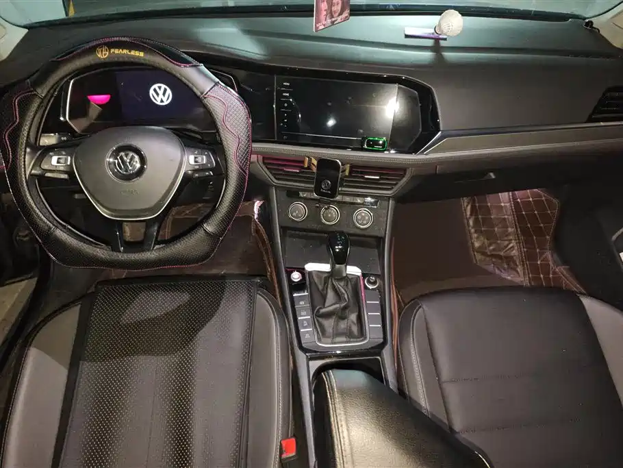 Volkswagen Sagitar 2021 280TSI DSG Surpassing Edition фото 12