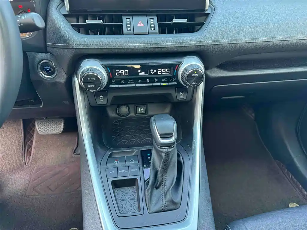 Toyota Wildlander 2022 2.0L CVT FWD Luxury Edition фото 11
