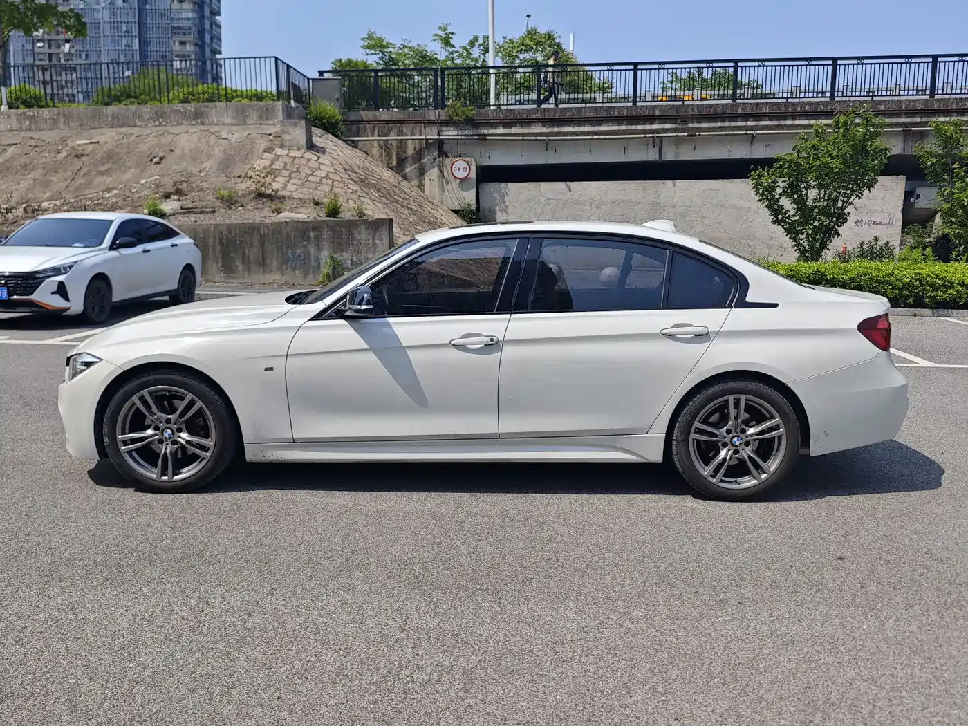 BMW 3 Series 2018 320Li M Sport Black Night Edition фото 4