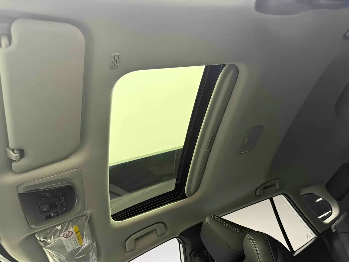 Toyota Frontlander 2023 2.0L Smart Hybrid Dual Engine Luxury Edition фото 10