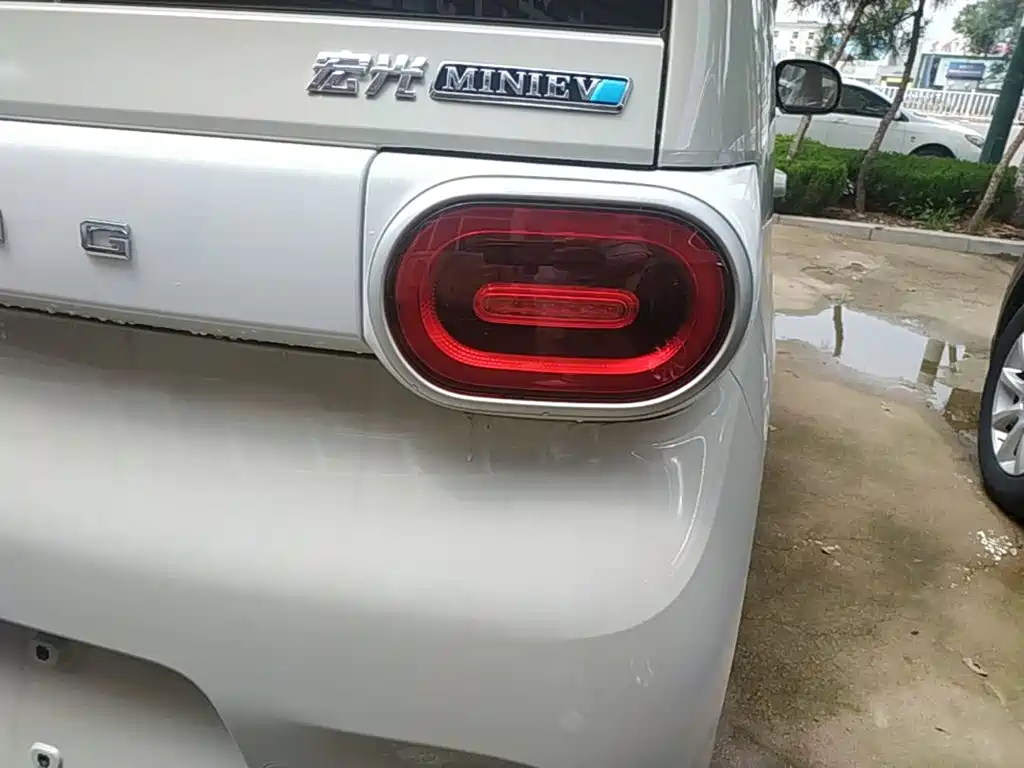 Фото 8 - Wuling Motors Hongguang MINIEV