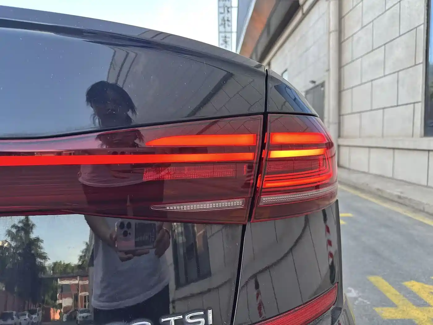 Volkswagen Passat 2022 280TSI Elite Edition фото 14