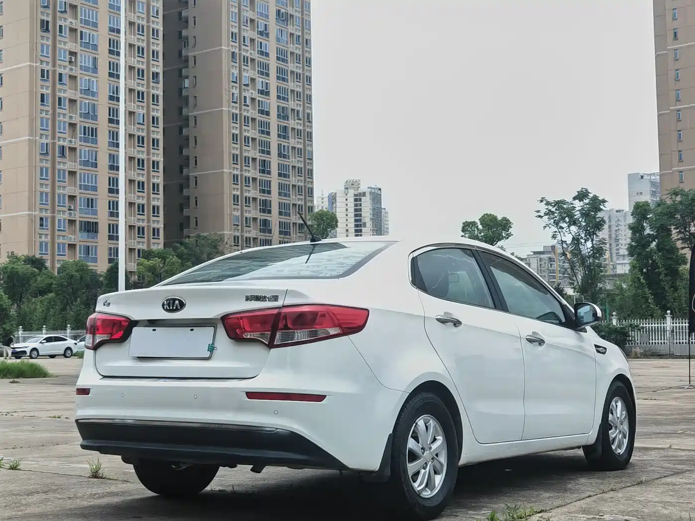 Kia K2 2015 Sedan 1.4L MT GLS фото 6