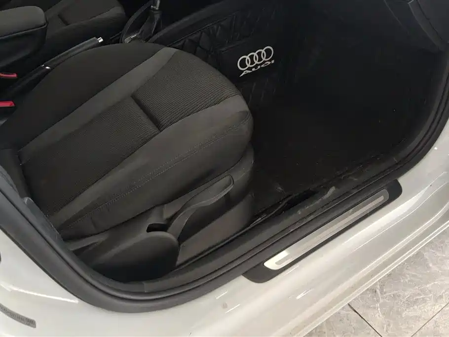 Audi A1 2016 30 TFSI Sportback Design Style Edition фото 8