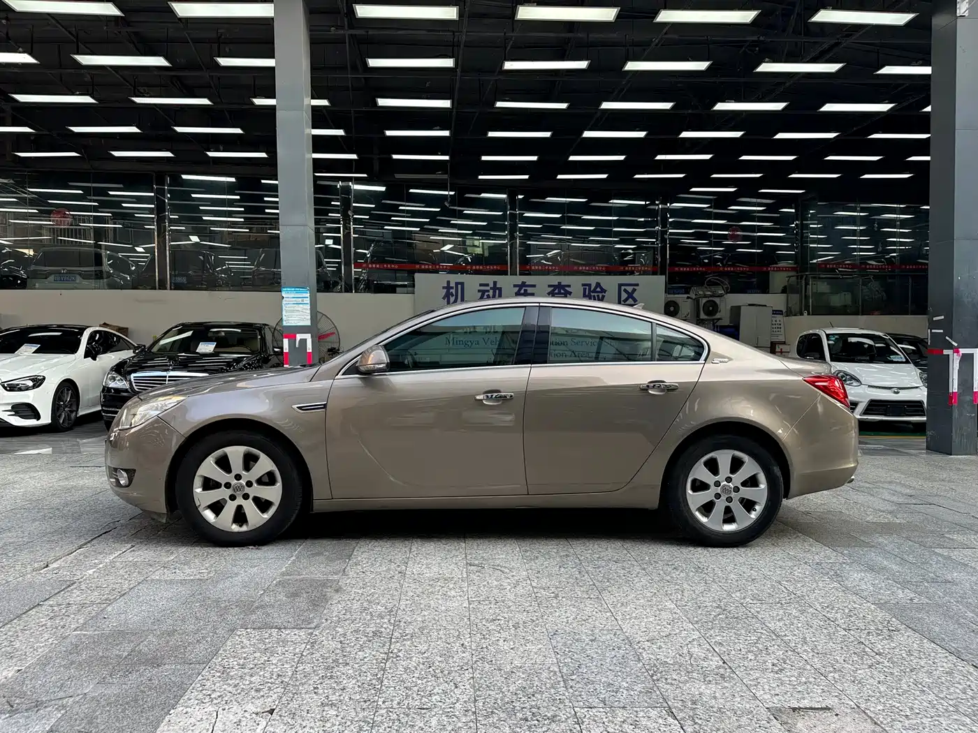 Buick Regal 2010 2010 2.0L Expo Edition