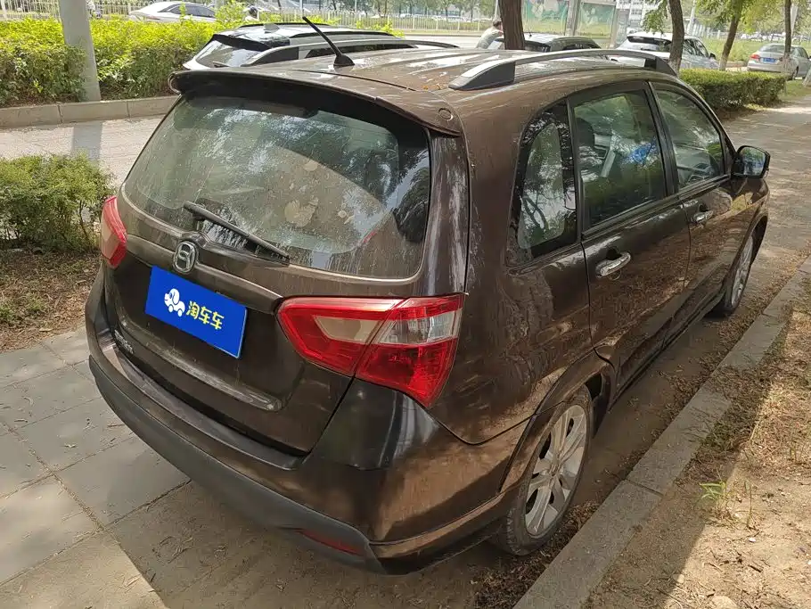 Suzuki Liana 2015 2013 Hatchback 1.4L Manual Luxury